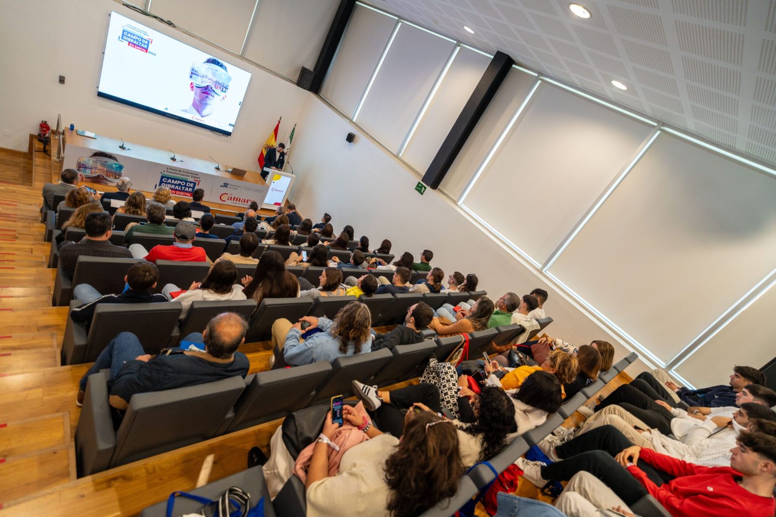 Ponencia inaugural ante un auditorio completo en la Feria Campo de Gibraltar en Digital 2024