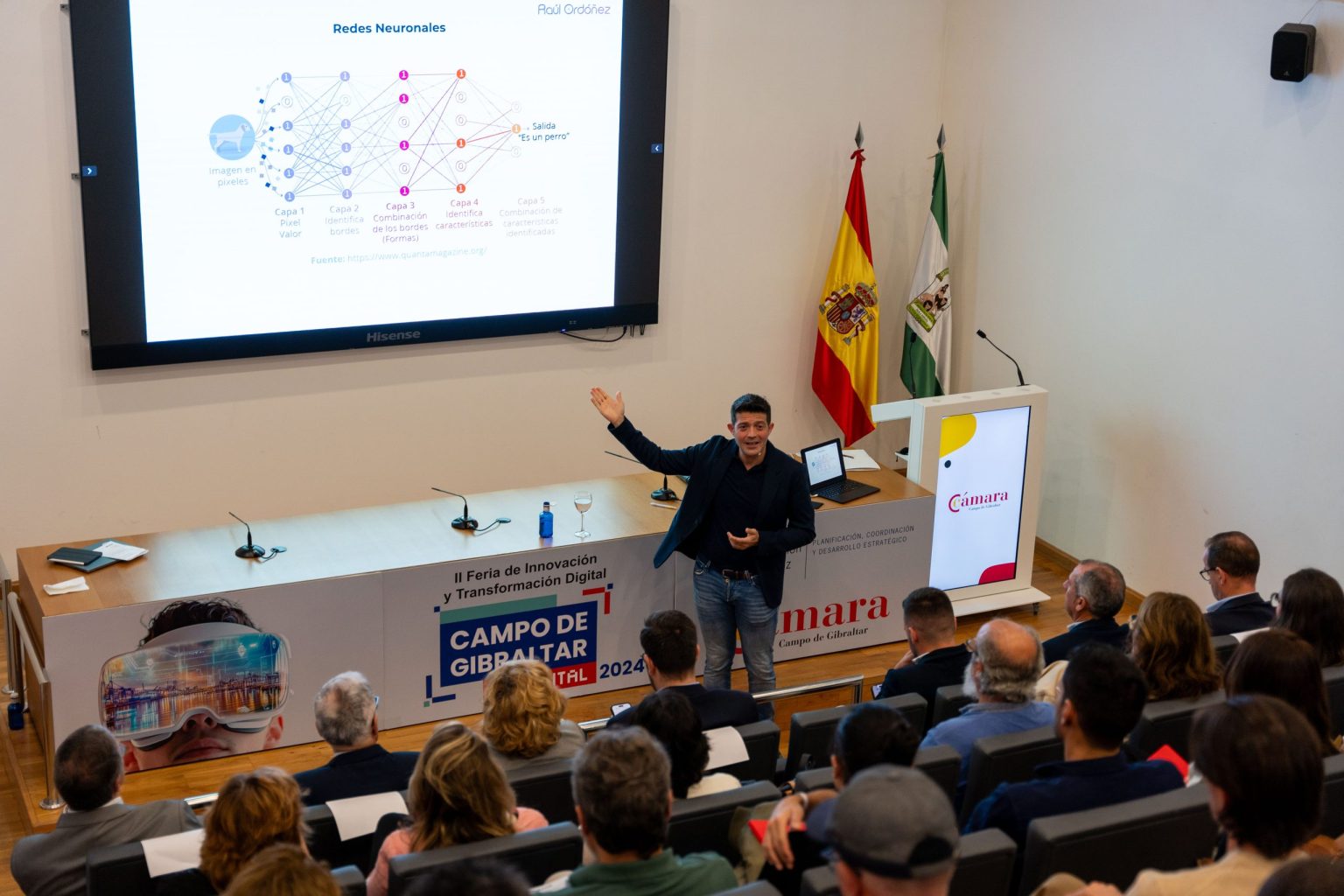 Ponencia sobre redes neuronales en la II Feria de Innovación y Transformación Digital Campo de Gibraltar 2024 organizada por la Cámara de Comercio