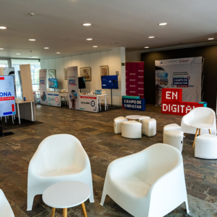 Zona de Networking y Descanso